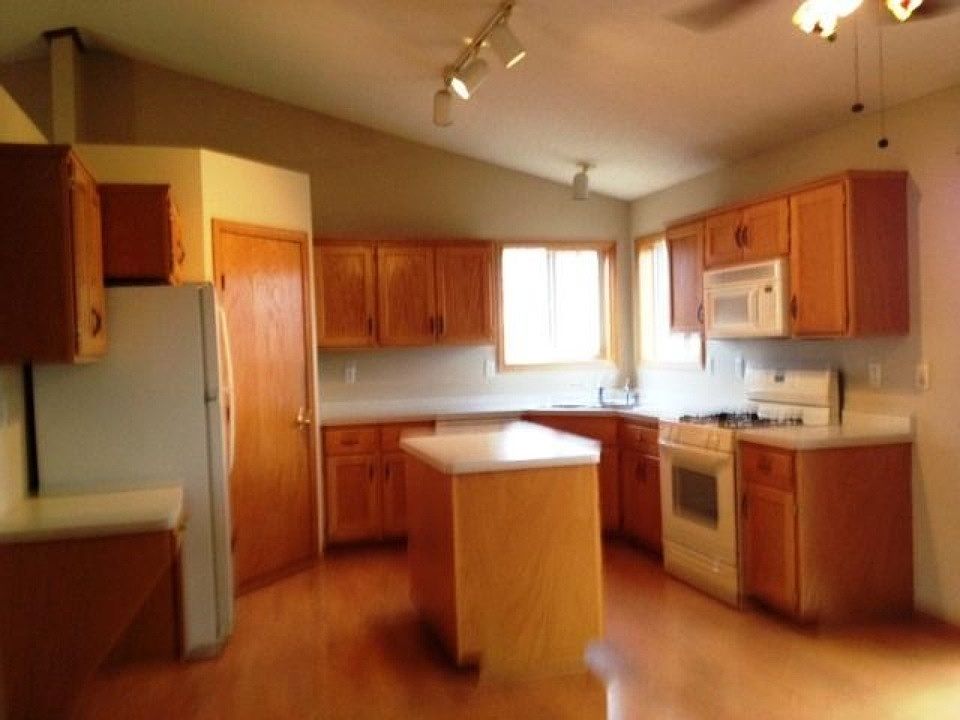2nd image of 301 Carissa Ln SW