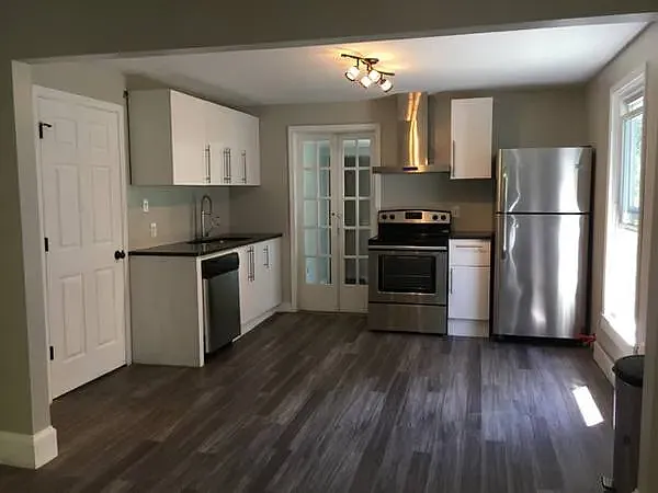 521 E State St #2 — Photo 2