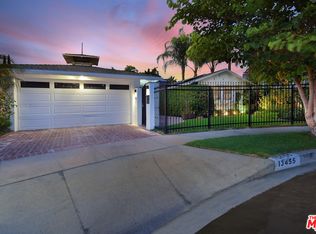 13455 Cumpston St, Van Nuys, CA 91401