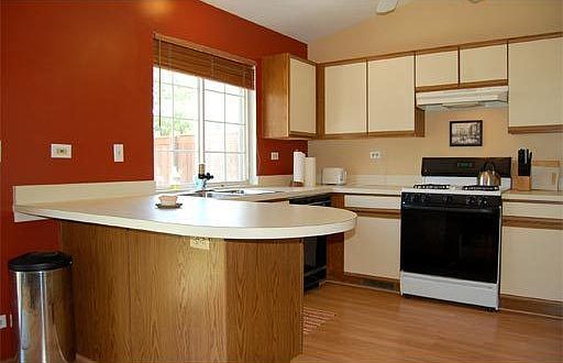5th image of 1427 N Elmwood Dr
