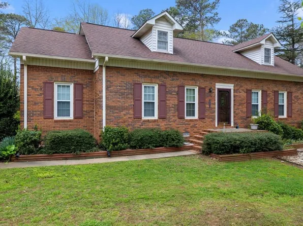 222 Chatham Dr, Greenwood, SC 29649
