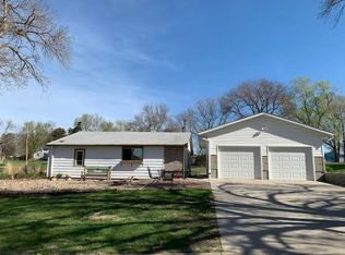 601 College St, Springfield, SD 57062