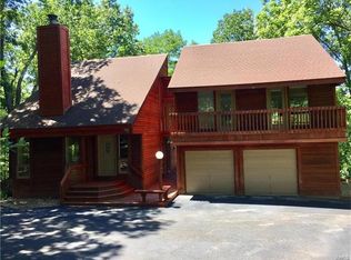 1828 Shiloh Woods Rd, Chesterfield, MO 63005