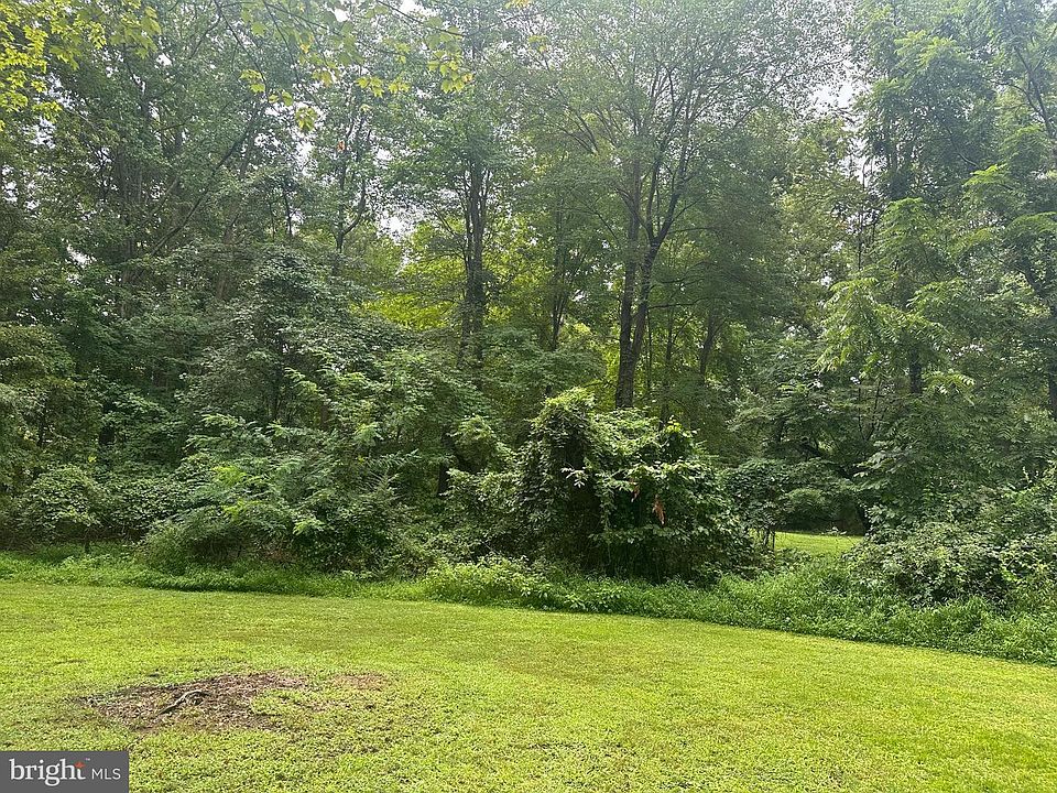 1st image of Edgemont St