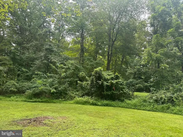 Edgemont St, Edgewater, MD 21037