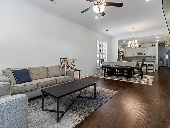 4th image of 10136 Grayton Dr