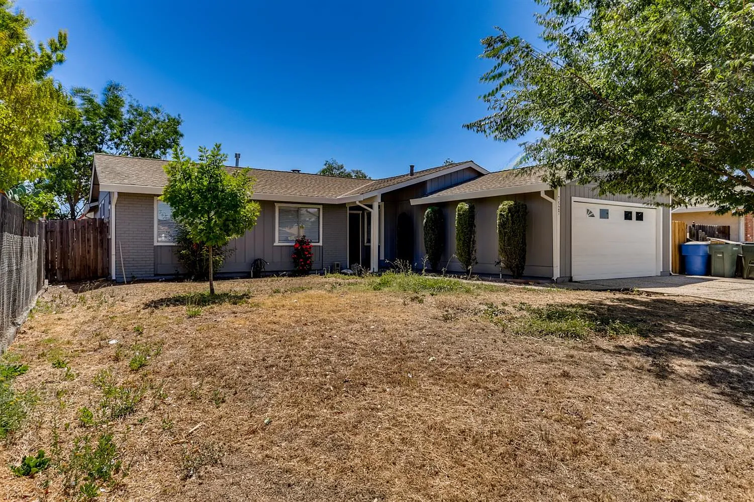 7527 Mandy Dr photo 1