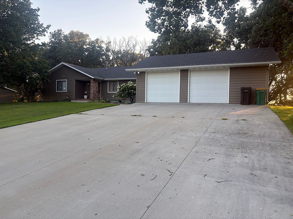 3511 Hoeger Ln - Property Image