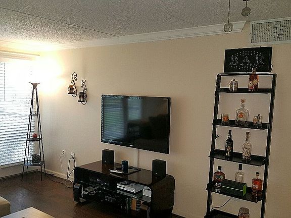 3rd image of 2749 Sullins St #A104