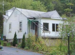 214 Lake Shore Dr, Hewitt, NJ