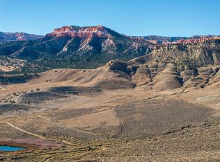 1040 W Under The Rim Rd, Tropic, UT 84776