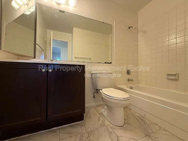 6437 W Sierra St — Photo 14