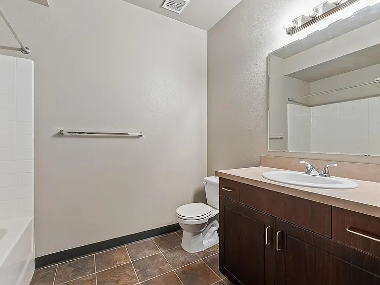 Aspen Creek Apartments — Photo 38