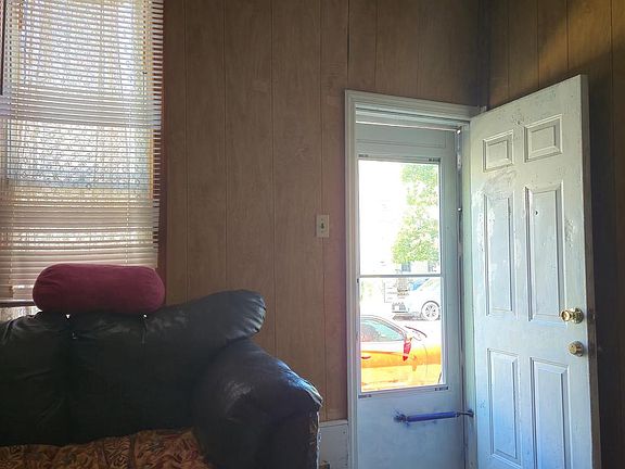 3rd image of 1263 James St
