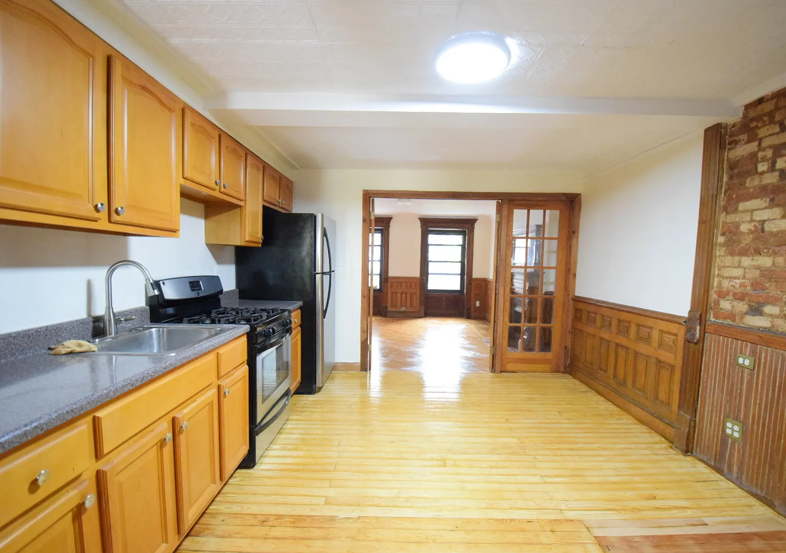 582 Saint Mark's Avenue — Photo 4