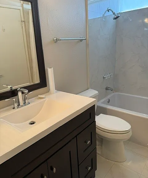 22135 Burbank Blvd — Photo 5
