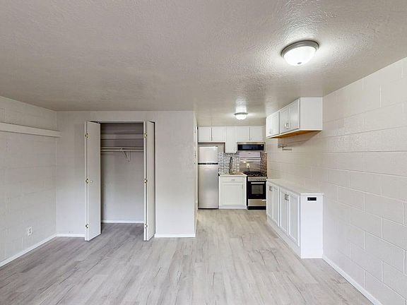 4th image of 1611 Gold Ave SE #8