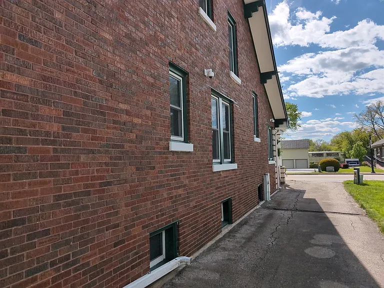 417 N Hough St — Photo 53