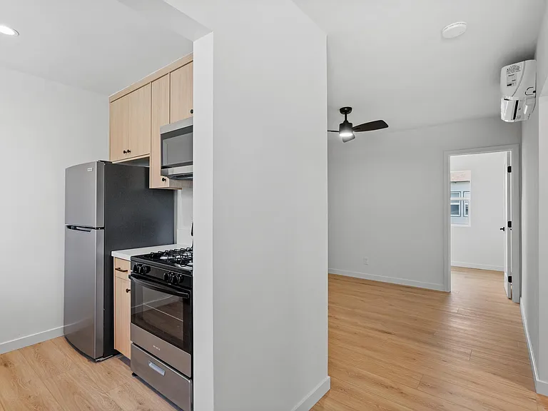 4451 Illinois St — Photo 5