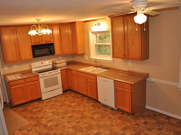 4th image of 2703 Indian Run Rd