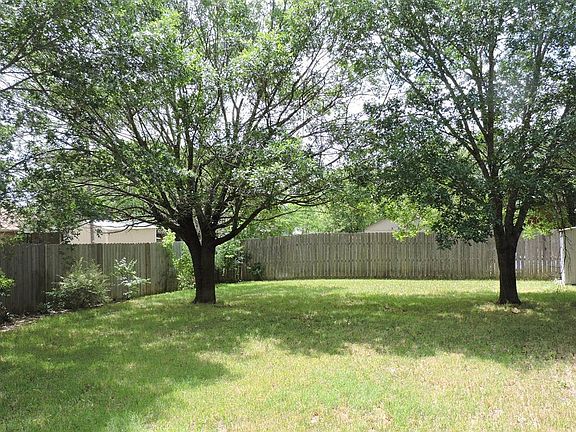 2nd image of 3817 Crestridge Dr