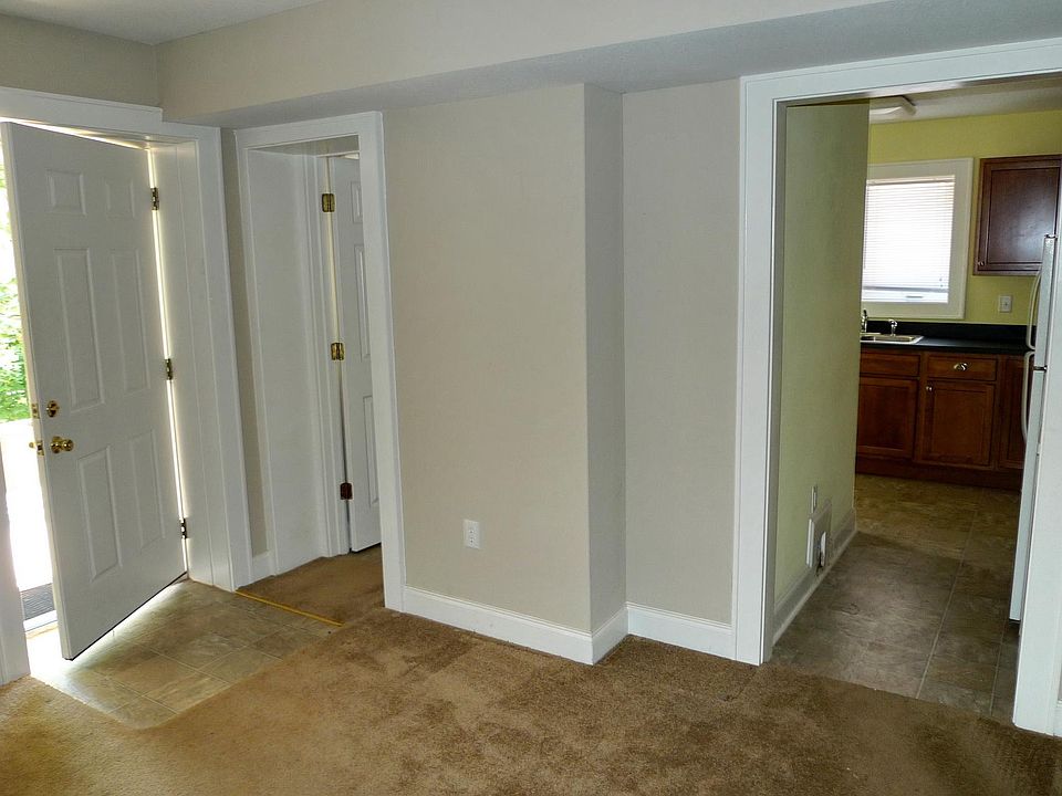 2nd image of 803 Holly Ave APT C