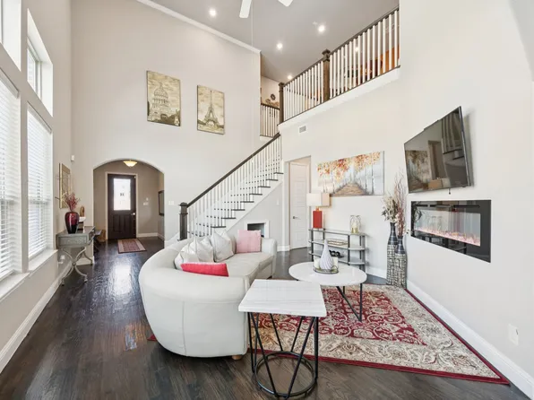 4265 Mingo Dr, Carrollton, TX 75010