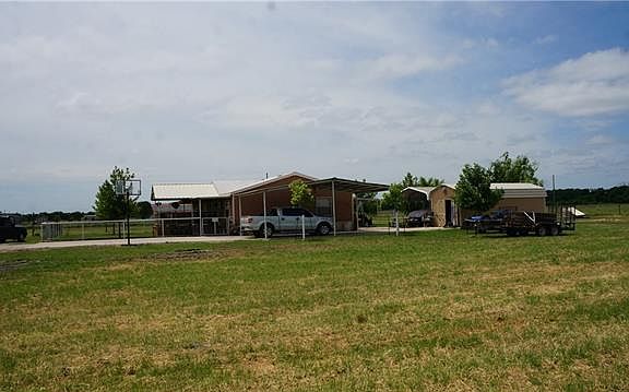 4th image of 424 County Road 2146