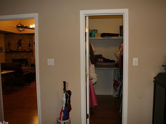 3rd image of 1150 Lakeshore Dr