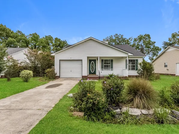 1305 Aubry Dr, Moncks Corner, SC 29461