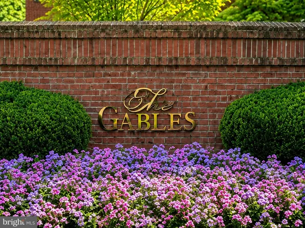 5812 Inman Park Cir APT 120, North Bethesda, MD 20852