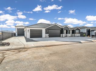 1344 E Mountain Ridge Dr, Washington, UT 84780