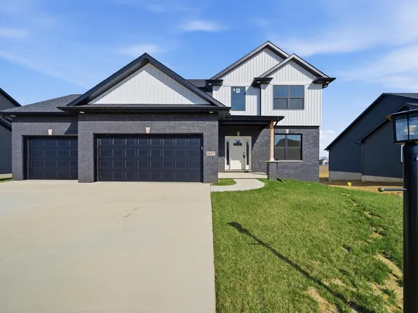 1617 Rustic Oak Dr, Washington, IL 61571