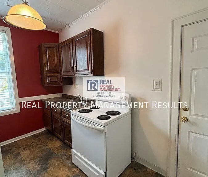 309 Chandler Ave #4 — Photo 2