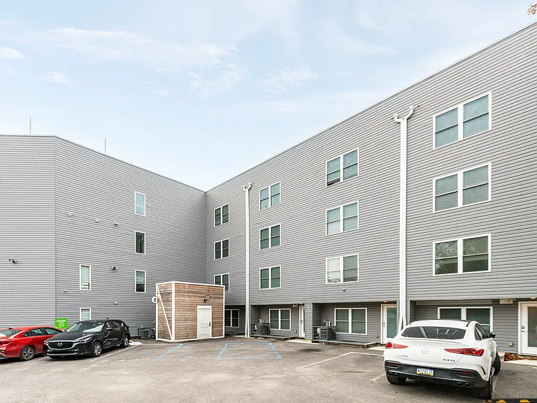 2445 N Front St #3 — Photo 33