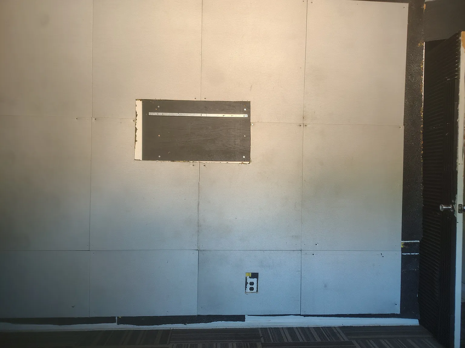 3 bed, 1800 sqft, $900 — Photo 4