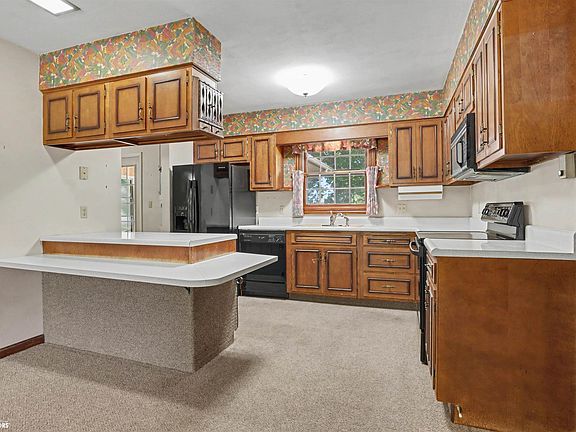 5th image of 800 S Alter Ct