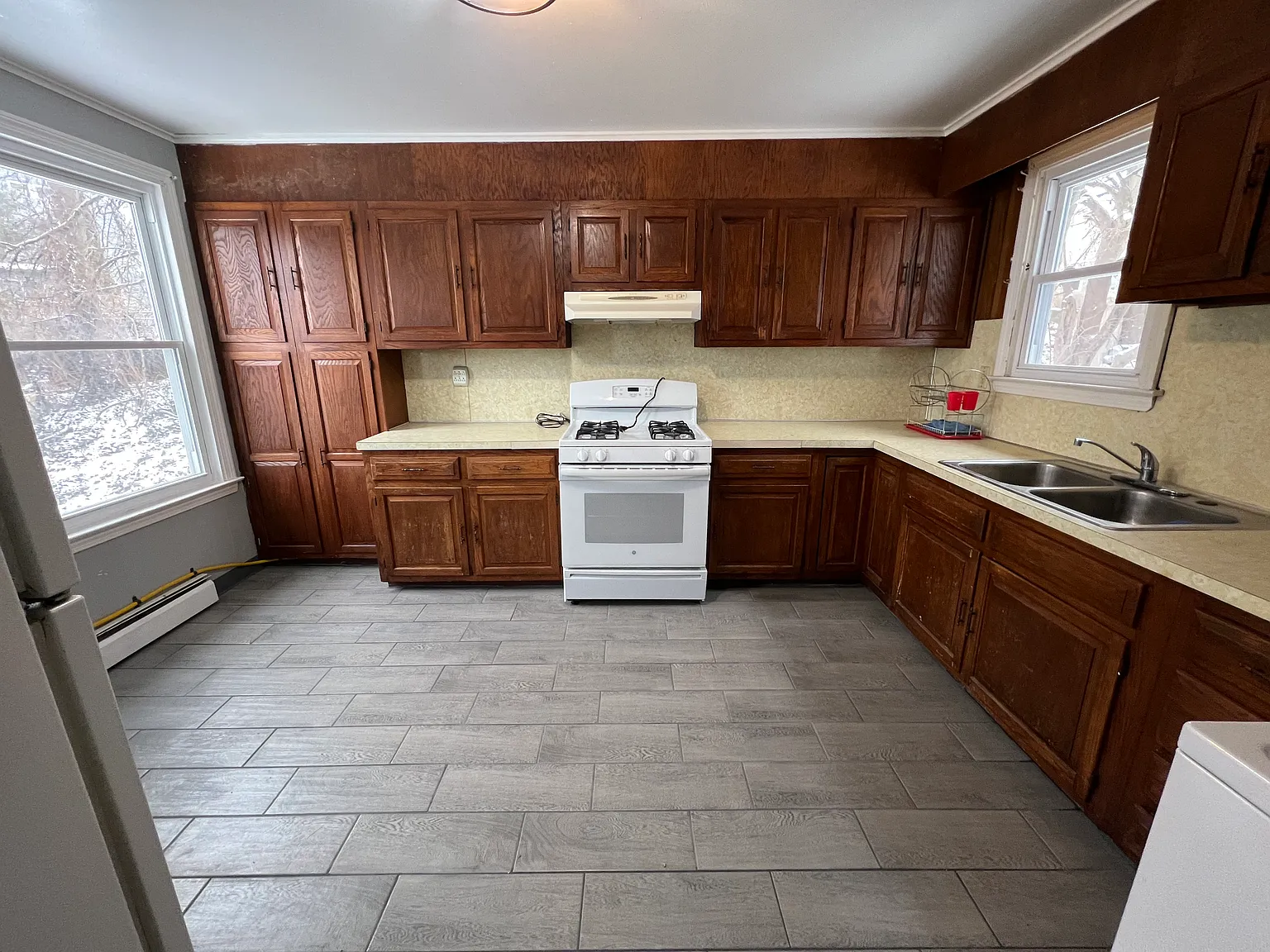 4 bed, 1500 sqft, $1,900 — Photo 1