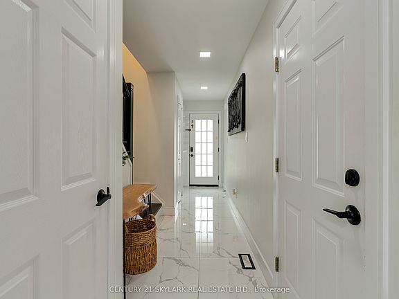5th image of 1385 Upper Wentworth St #15