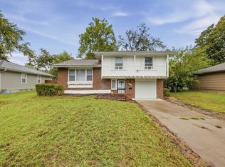 8416 E 92nd Pl, Kansas City, MO 64138