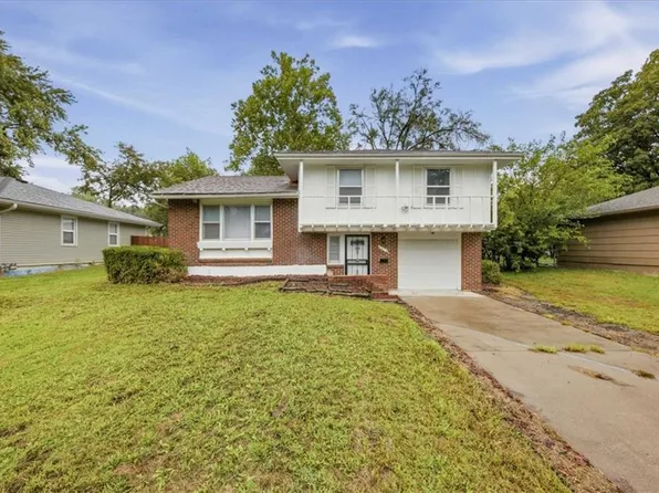 8416 E 92nd Pl, Kansas City, MO 64138
