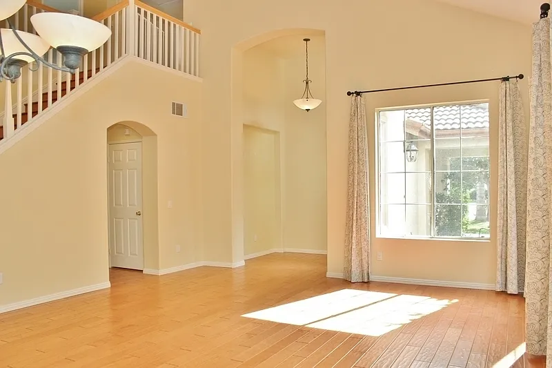 4 bed, 3.0 bath, 2569 sqft, $5,645 — Photo 4