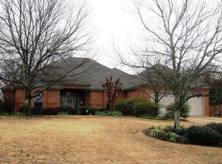 206 Laura Ct, Florence, AL 35630