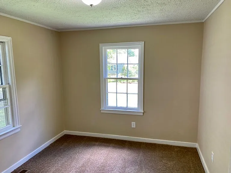 2112 Sycamore St SW — Photo 7