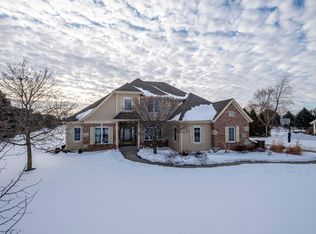 W291N3411 Summerhill Rd, Pewaukee, WI 53072