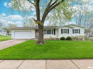 4825 N Ripley St, Davenport, IA 52806