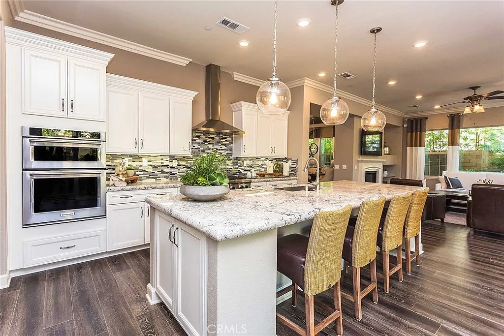 4 bed, 3.5 bath, 2897 sqft, $14,000 — Photo 3