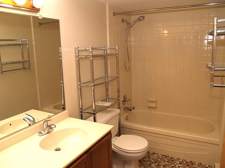 4206 Packard St #6 — Photo 13