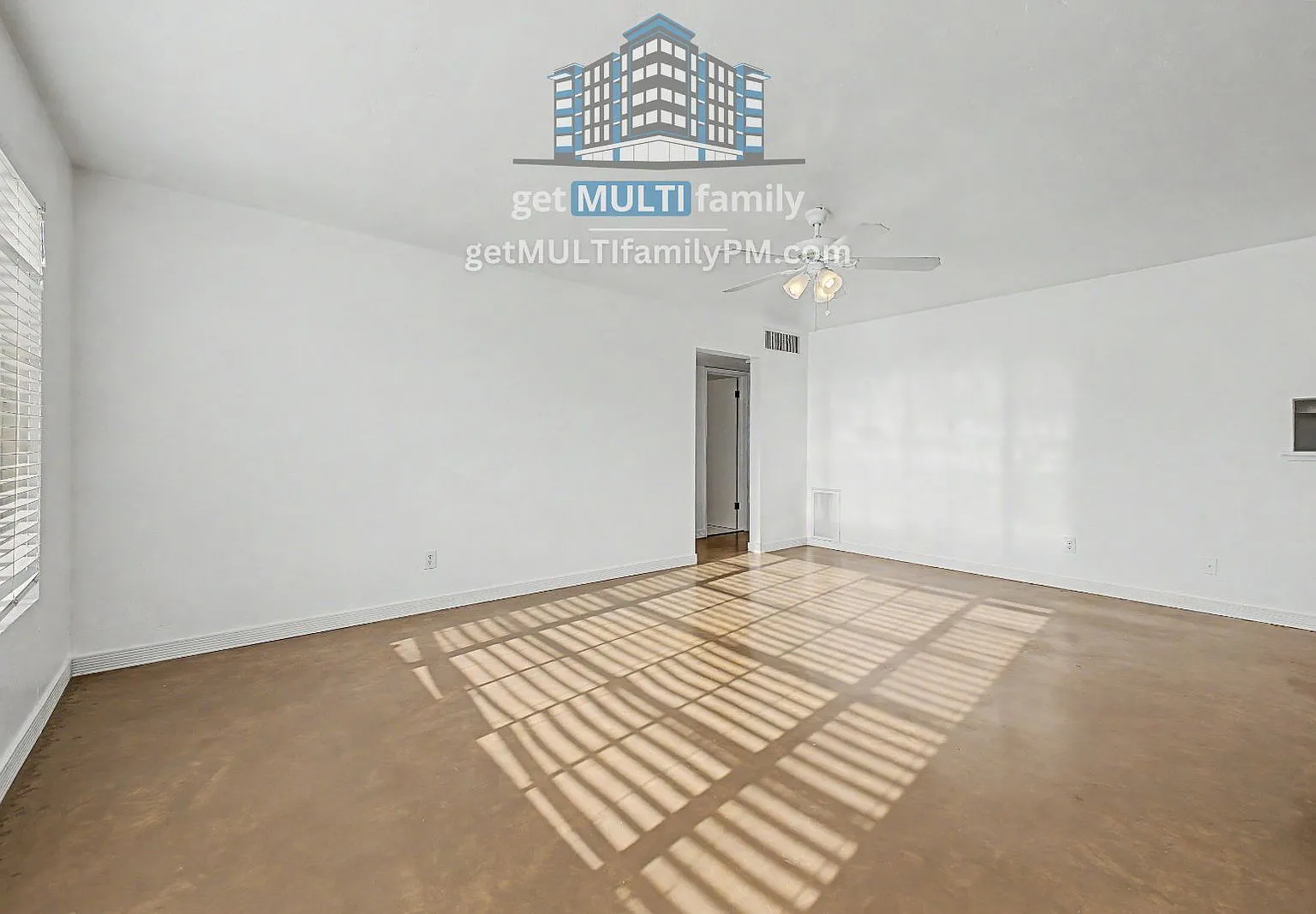 3 bed, 2.0 bath, 1677 sqft, $2,900 — Photo 3