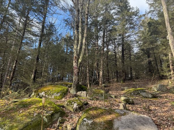 30 Roy St #A, Raymond, NH 03077